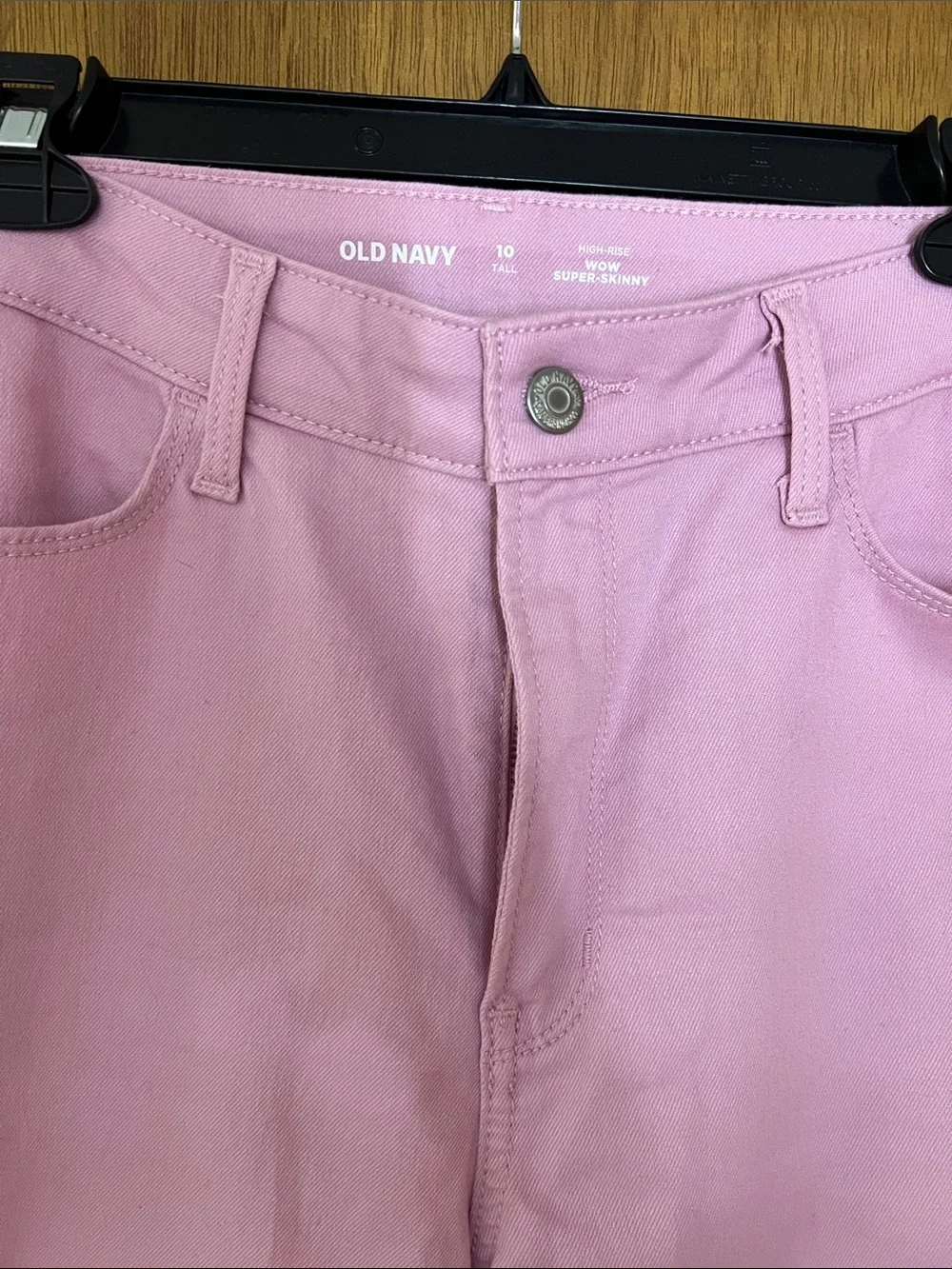 Ladies Old Navy pink jeans. Size 10 tall.